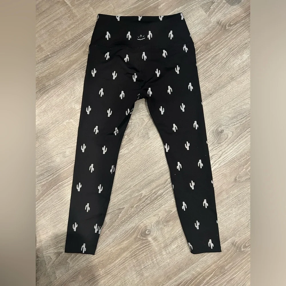 Beyond Yoga Leggings with Foil Cactus Design - Picture 3 of 6